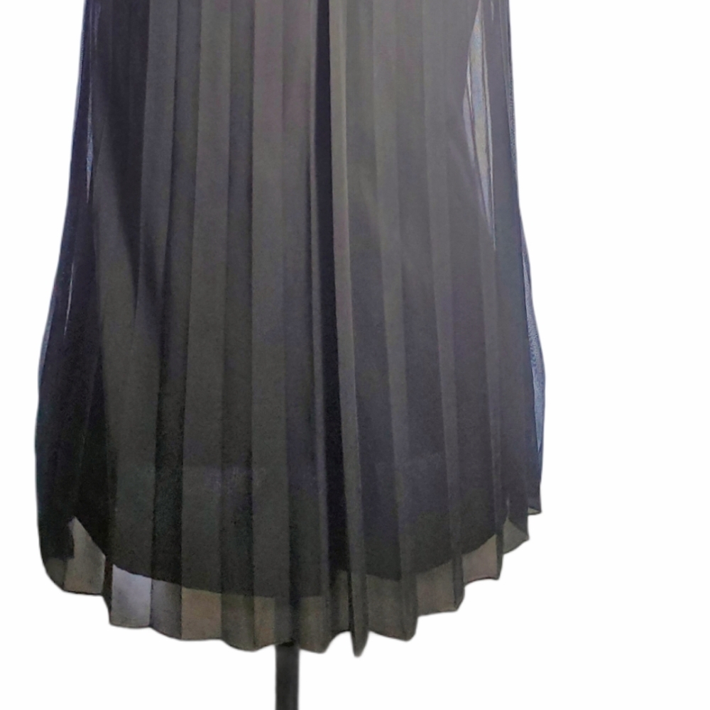 GRAY SLEEVELESS DRESSY TOP - Picture 12 of 12